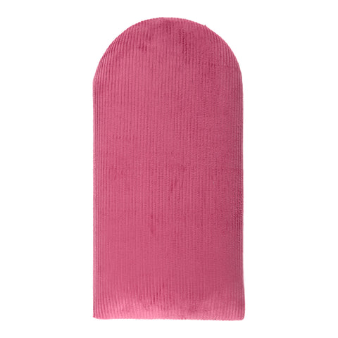 Das KraftKids Wandpaneel abgerundet Cord Breitcord ist ein rosafarbenes, rechteckiges Kissen mit einem abgerundeten Ende und einem flachen Ende, das eine weiche Breitcord-Textur aufweist und auf einem weißen Hintergrund für einen gemütlichen Look steht.