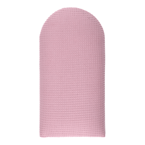 Die KraftKids Wandpaneel abgerundet Waffel Piqué ist in rosa mit einer strukturierten Oberfläche, mit einem abgerundeten oberen und geraden unteren Rand, auf einem weißen Hintergrund dargestellt.