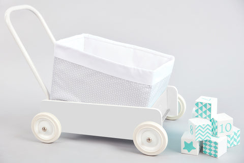 Körbchen kleine Blätter hellgrau auf Weiß