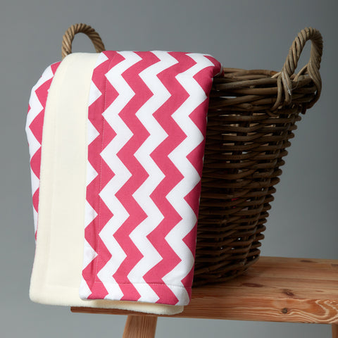 Babydecke Chevron magenta