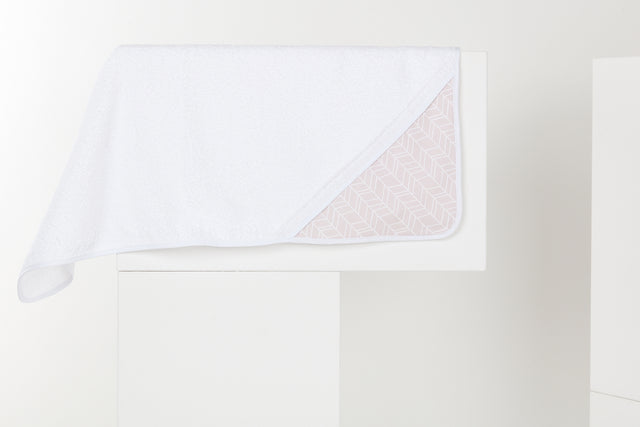 Hooded towel white feather pattern on pink