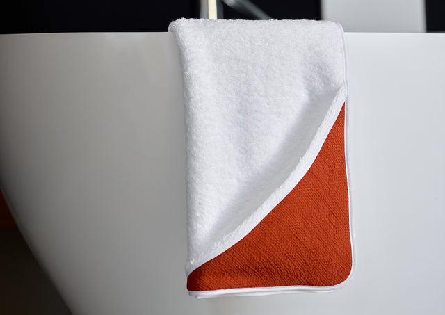 Hooded towel double crepe red autumn red